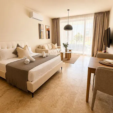 Avalon Gardens A008 - Designer Apartman *