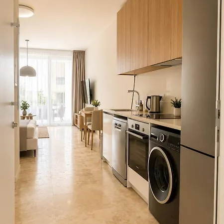 Avalon Gardens A008 - Designer Apartman