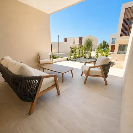 Avalon Gardens A008 - Designer Apartman *